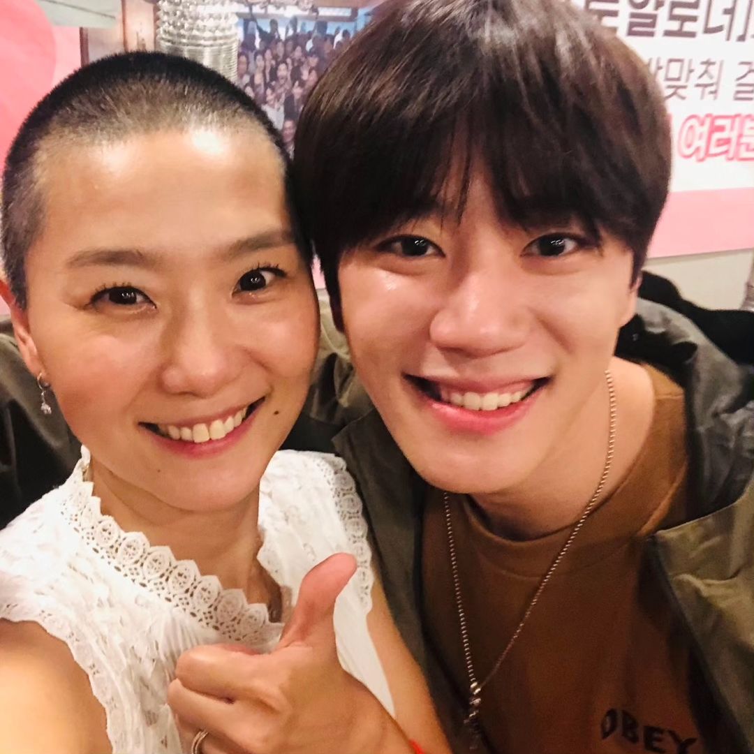 Jung Hyejin (정혜진) (Taeoh's mother) with Junyoung at the wrap up party of The Impossible Heir held in August 2023
instagram.com/p/C6I4j15LbMR/…

#이준영 #LEEJUNYOUNG #로얄로더 #TheImpossibleHeir