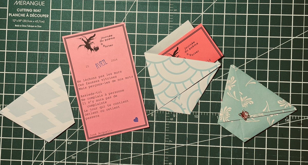 [25 avril 2024] Tout est prêt pour demain, pour « la journée du poème à porter » pour les amis et les collègues. 💌
Poème de Monique Juteau, Maya Cousineau Mollen et José Acquelin. 
#JournéeDuPoèmeàPorter <a href="/lapoesiepartout/">La poésie partout</a>