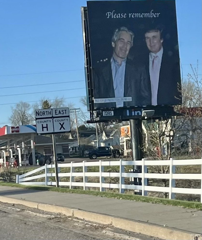NickKnudsenUS's tweet photo. Spotted on a road in a deep red part of Wisconsin.

🔥🔥🔥 https://t.co/4wnKqtrkb3
