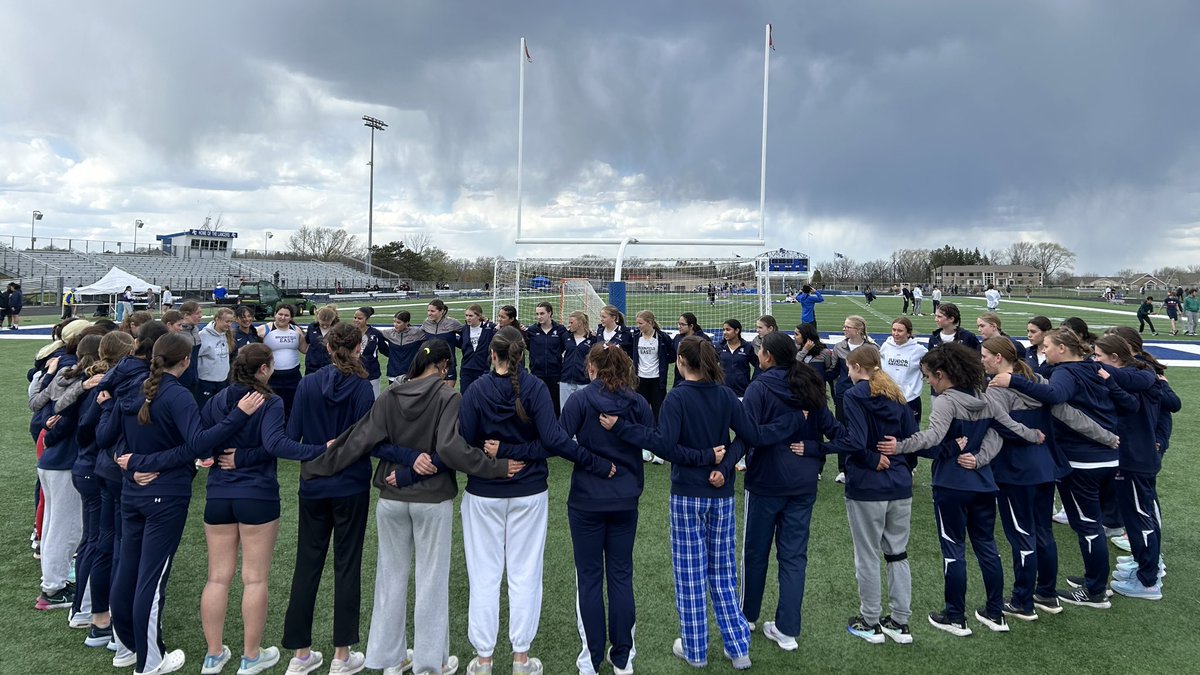 LadySprtanTrack's tweet photo. Look at the size of that team huddle!! Yesterday we traveled across town and took on the Brookfield Central JV Invite and ran away with a ton on season PRs!! #tnf #perspective https://t.co/A275lAduvN