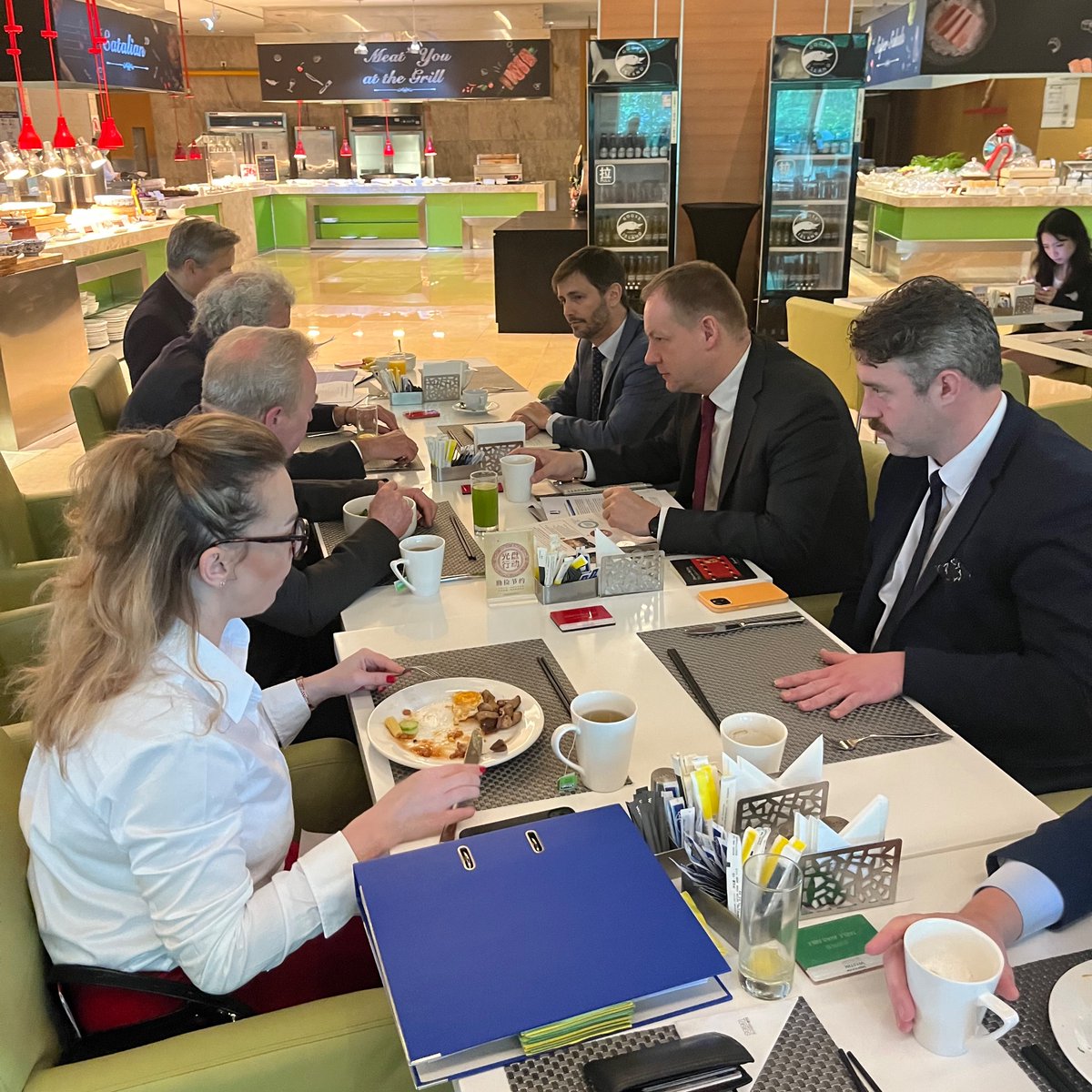 Cheers to our delegates representing the EU beverages sector 🍾
 
Chinese 🇨🇳 consumers are developing a growing taste for 🇪🇺 spirits and wines, valuing the authentic and artisanal tastes that have been carefully crafted over centuries🍷🥃