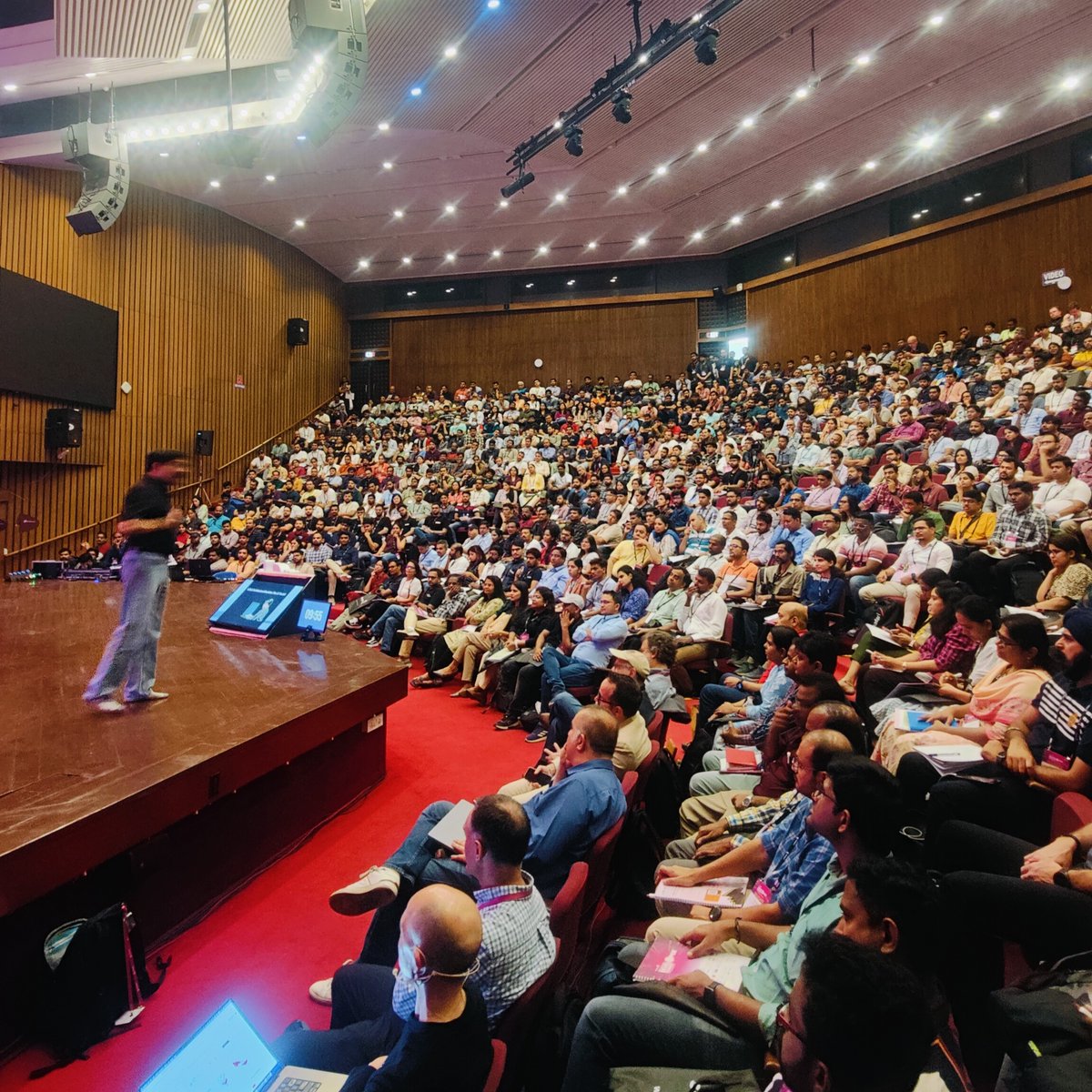 neo4j's tweet image. What we've been up to at #gids @developersummit!
Thank you for attending our sessions and visiting our booth! See you tomorrow too!

@sidagarwal04
@jimwebber  #Neo4j