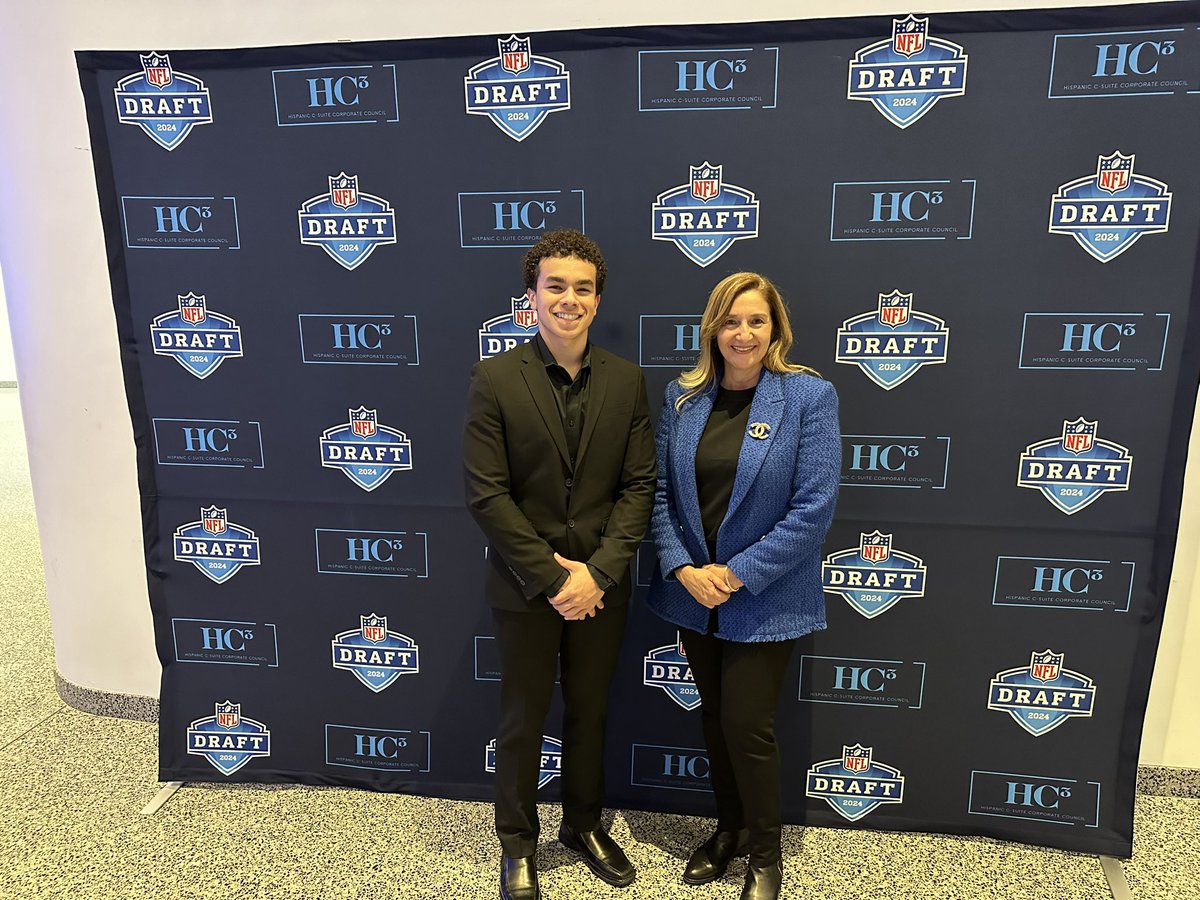 m1keyac's tweet photo. Had an amazing time at the HC3 Hispanic NFL Draft Celebration. Met incredible people and made great connections with influential latinos in the NFL such as Maria Solis and Sandy Nunez.#NFL #Latinaleaders 
@CoachToppSLEHS 
@coach_nowicki 
@NFL https://t.co/UI981g4iQU