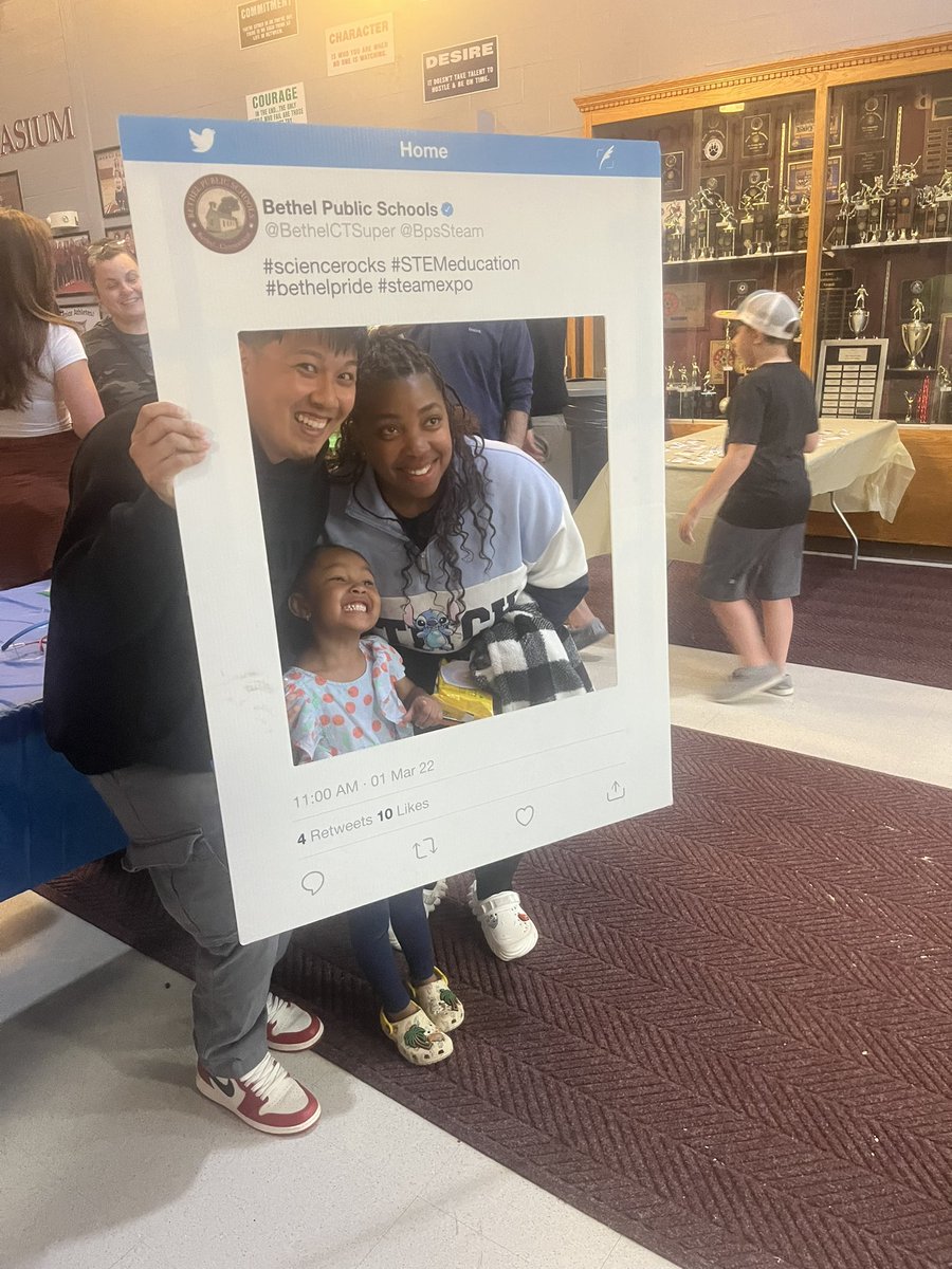 #steamexpo2024 We love STEAM!!!! Congrats to all of our wonderful presenters!!@brookskristen1 <a href="/WatsonBryan7/">Bryan Watson</a> @MrMack_JES @<a href="/taranovichj1/">Jennie Taranovich</a>