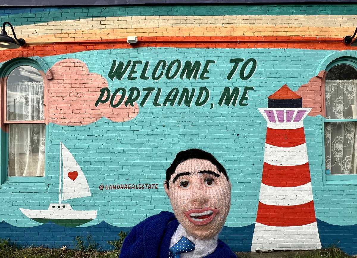 jimmycarr's tweet photo. I’m in Portland, Maine this evening for two shows. A whole economy based on lobster rolls and toothpaste. https://t.co/81AAWLcSjv https://t.co/2qeSmprf3M