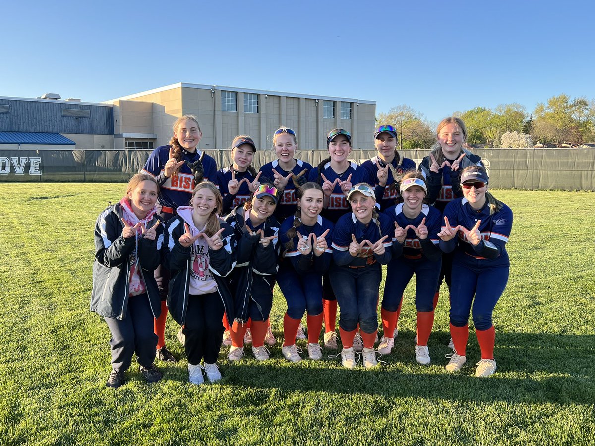 Good team win as 7 different players reached base! 

🥎 E Ryan - 1st career HR a memorable one! Grand Slam! 5 RBI day.
🥎 O’Malley 3-4, 2 runs
🥎 Wagner 2-3, 2 runs
🥎 Hampton 2-4

#FightOn #1BG <a href="/BGBisonAD/">Buffalo Grove Athletics</a> 
Next up: Senior Night Friday at home vs Hoffman