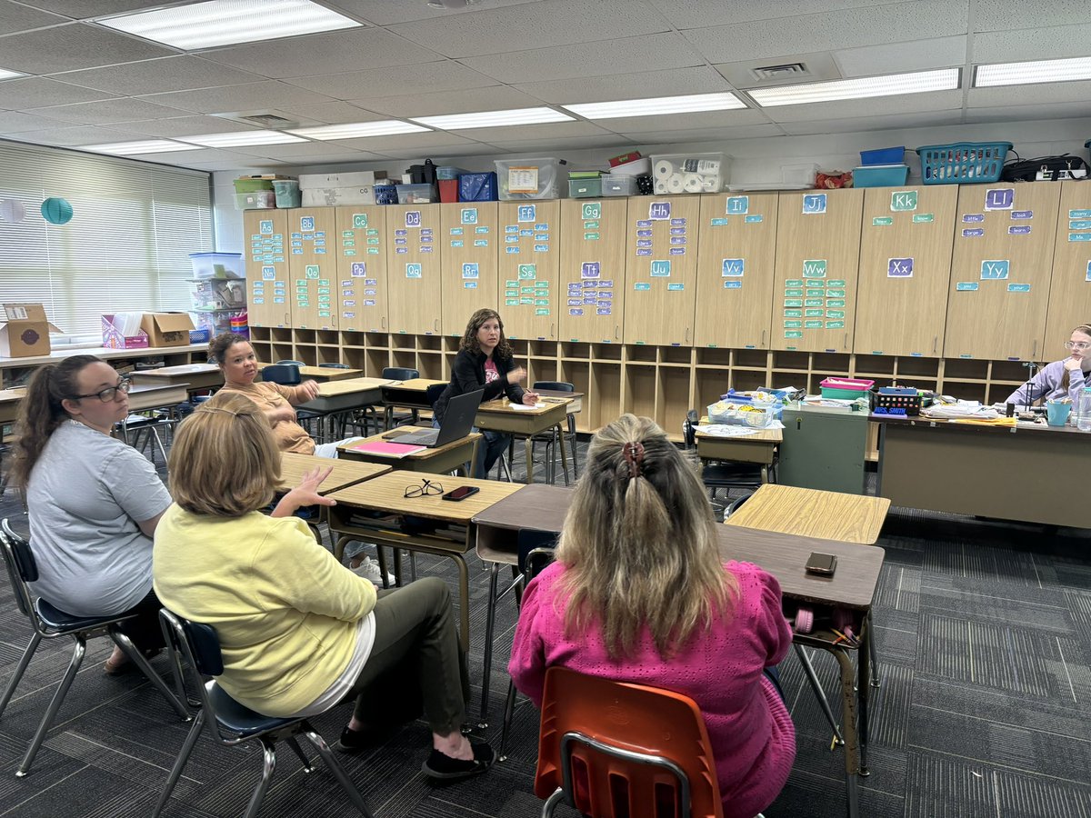 Prass teachers lead collaborative content driven and student centered discussions during bi-monthly data meetings. They provided each other with feedback and set goals for the coming year. #AllStaffForAllStudents #EngagedCollaborators #LifelongLearners @KetteringSchls @RLGMike