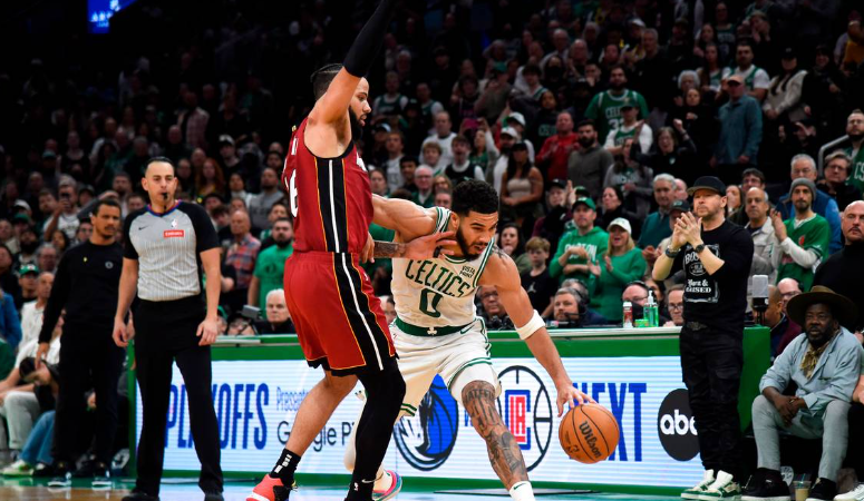 CALEB MARTIN TONIGHT IN THE GAME 2 WIN OVER THE CELTICS

21 PTS
7-12 FG ( 58.3 FG% )
5-6 3PT ( 83.3 3P% )
1 STL

HE WON DMPOTG. DEVIL MAGIC PLAYER OF THE GAME