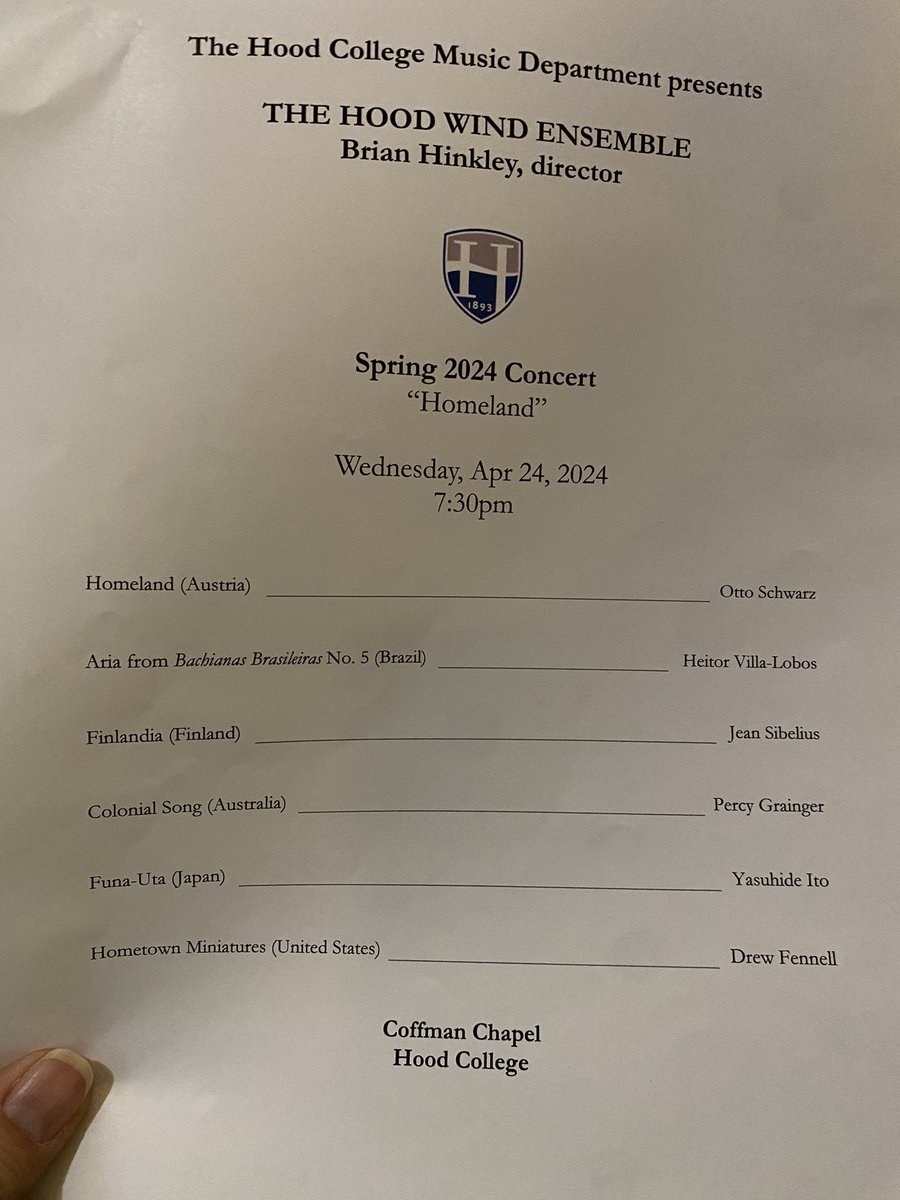 I went to see my bonus neices play in the Hood Wood Ensemble tonight and had the added pleasure of seeing several current and former
FCPS colleagues perform. They all performed beautifully. #WeAreVPA