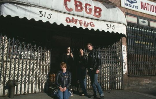 47 years ago
The Damned outside CBGB's club on the Bowery in New York in April 1977.

L-R Rat Scabies, Dave Vanian, Brian James, Captain Sensible

Photo by Roberta Bayley

#punk #punks #punkrock #thedamned #cbgb #newyorkcity #history #punkrockhistory