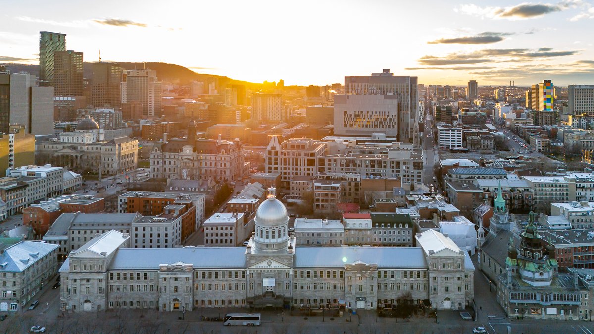 Sunset over the Bonsecours Market. 🌤️ 📷 @evablue #montreal