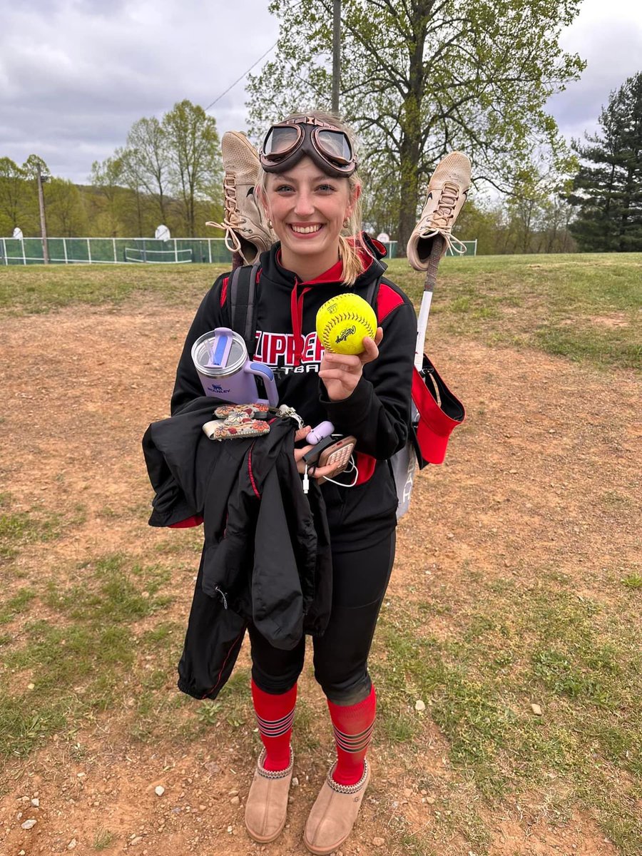 MarynHepler's tweet photo. Great 16-0 win against Wellsville High School tonight! Got my 4th HR of the season, as well as pitched a no hitter alongside my teammate Mackenzie Gamble. Continuing 7-0 in the conference, as our next game is tomorrow against East Palestine. #GoClips! @YSNLive_com @Malutic_Live https://t.co/E8ZKHIiLBT