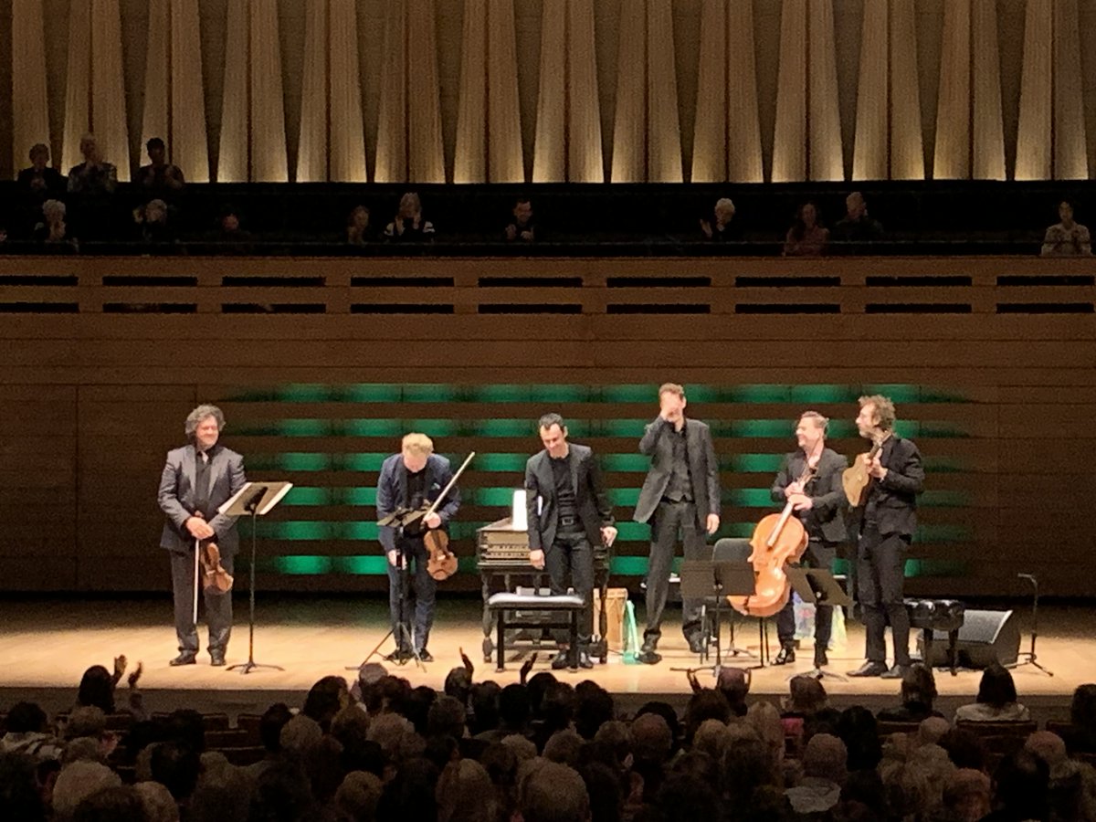 One of #KoernerHall's favourite violinists, @HopeViolin, made his fifth appearance at @the_rcm tonight with a joyous program titled 'Irish Roots,' accompanied by his AIR ensemble.
Tickets are now available for our 2024.25 season string music concerts ➡️ bit.ly/3SJnQAp