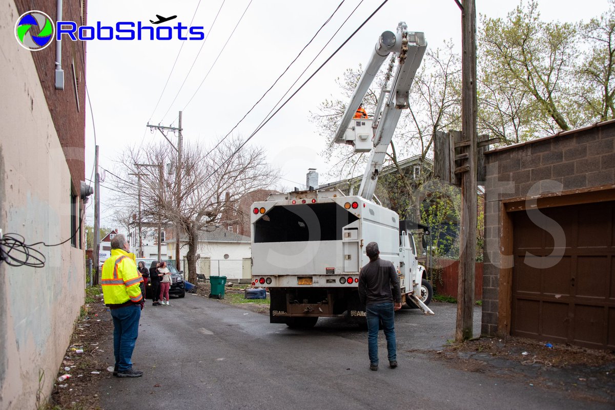 RobShots tweet media