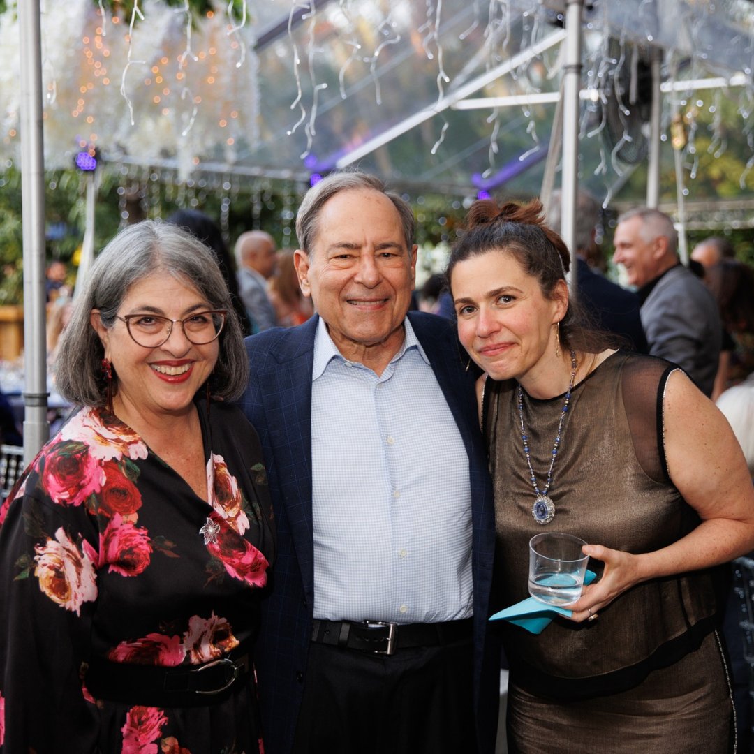 gablestage's tweet photo. Gala in the Garden was a HUGE Success!✨
Our first Annual Applause Award was honored to @MayorDaniella for her contributions to the arts in Miami-Dade and her unwavering support of #GableStage. https://t.co/1NokHetYpj