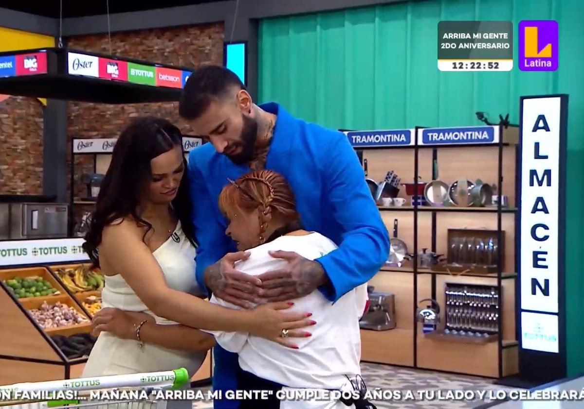 ManuelFloresDi8's tweet photo. Un abrazo siempre será el mejor confort 🤗
Angie y Jota #Benzaga ❤
El Gran Chef, cambiando vidas
#ElGranChefFamosos https://t.co/sCsZSgAnH0