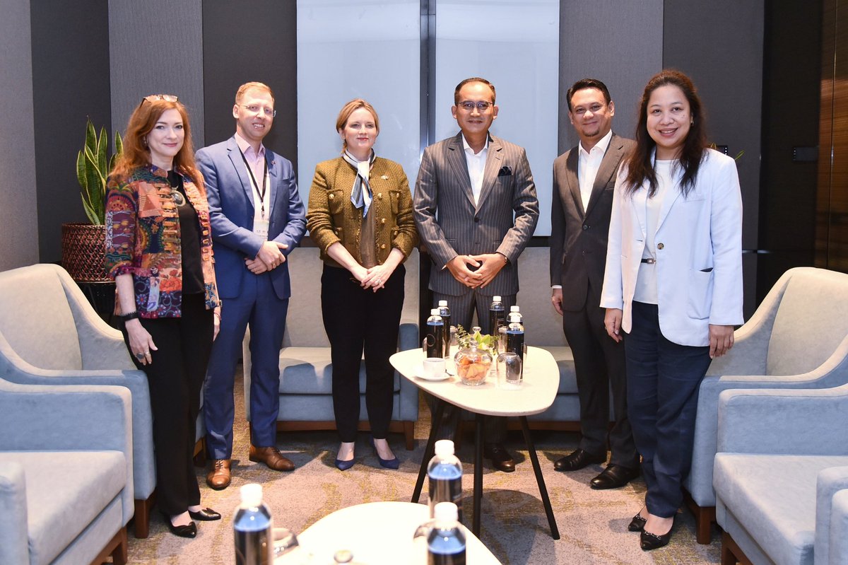We’re proud to partner with @ASEAN & @myksm_mohr on this #ASEAN Green Jobs Forum. I spoke about #Aus4ASEAN initiatives that are growing Australia-@ASEAN collaboration on systems, processes and tech needed to build inclusive, resilient and greener economies 🌿