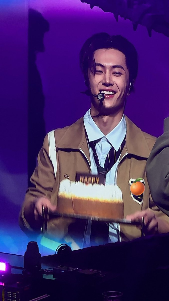 mainlyjay's tweet photo. “i want a birthday concert someday too”

and it happened my jay 🫳🥹 https://t.co/qyklTehISM