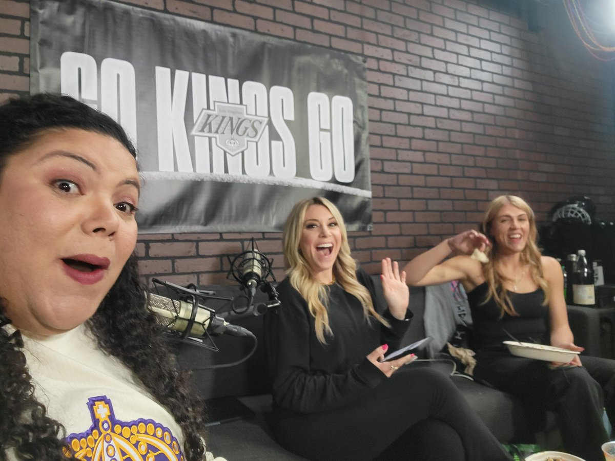 Oh hello! We're live in 15 minutes! @KaylaKnierim, @annaconnda5, and I will be live again for Game 2! Starts at 7:15 PM PT 📲 shorturl.at/FSTU4 #LAKings #GoKingsGo    #GKG