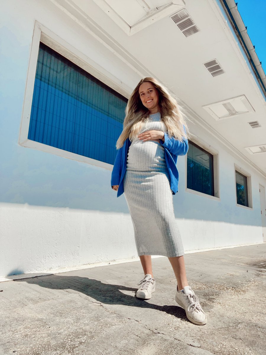 deannaaughtman's tweet photo. had my own lil maternity shoot yesterday and it was fun https://t.co/24nnKayYTX