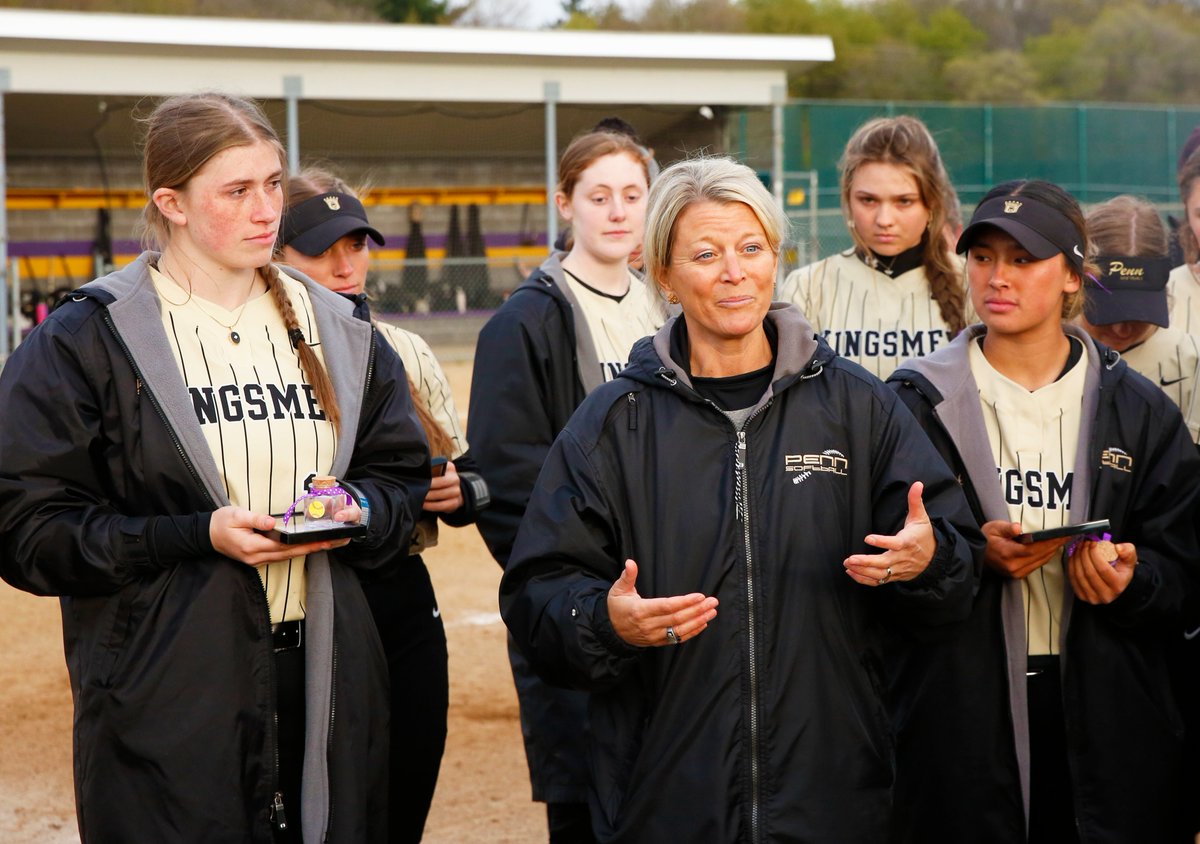 The_Pennant's tweet photo. Penn Softball said good-bye to Clay with gifts of a photo of the Clay field &amp; a jar to collect some infield dirt so their Softball home is always part of their lives.

Clay is closing this school year.

The Kingsmen are honored to have competed with the Colonials. https://t.co/gmLziKeWuf