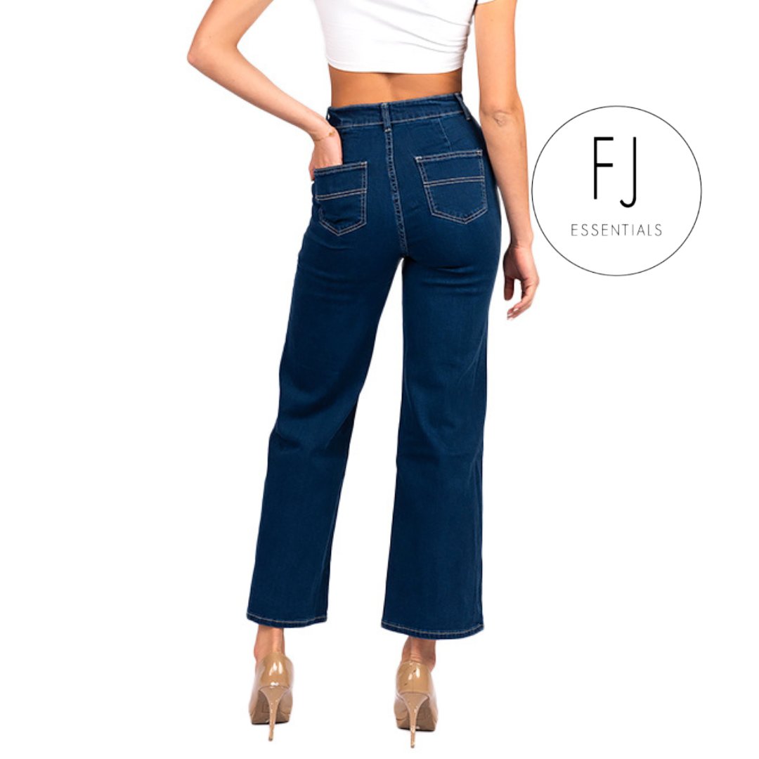 FJ_Essentials's tweet image. 👖✨ Wondering what's behind the craze for these wide leg jeans in the fashion world?

#WideLegJeans #FashionTrend #MustHaveStyle #fashionjamessentials
