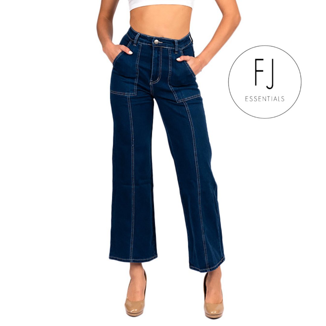 FJ_Essentials's tweet image. 👖✨ Wondering what's behind the craze for these wide leg jeans in the fashion world?

#WideLegJeans #FashionTrend #MustHaveStyle #fashionjamessentials