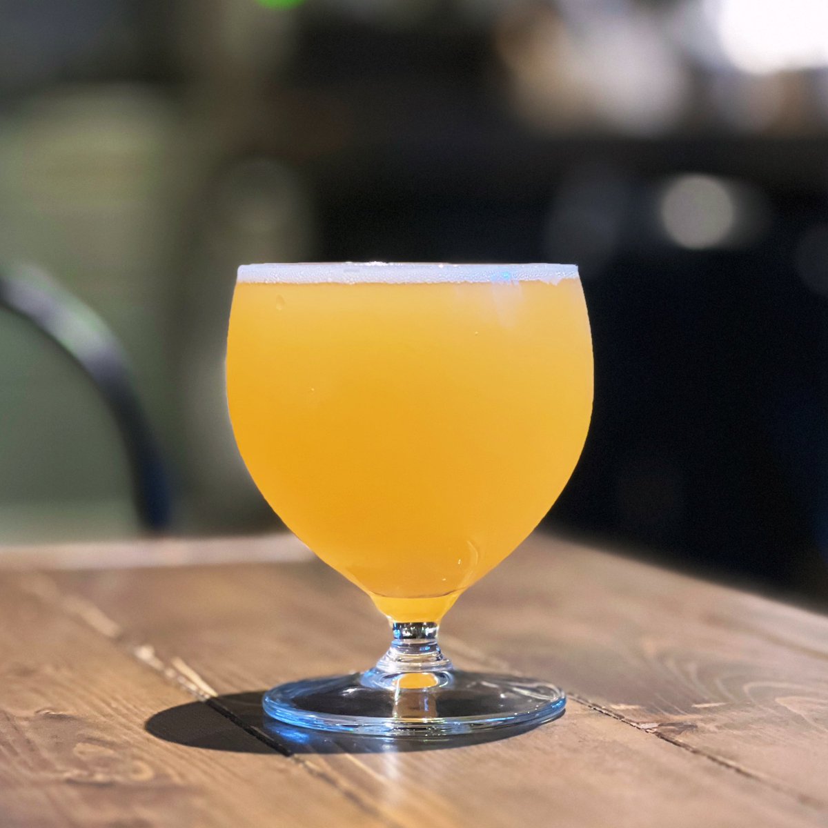CraftBeer_Geeks's tweet photo. POP! (SingleCut Beersmiths) 🇺🇸
ニューヨーク州クイーンズにある #ブルワリー の #IPA。#ヘイジー で、LotusとRiwakaホップの香りが心地よい #ビール。神保町の #ハンバーガー 屋さんでの一杯🍔

香り:★★☆  苦み:★☆☆  重さ:★★☆
種別:IPA  購入: Folk Burgers &amp; Beers
ABV:6.2% https://t.co/vbm93gpjcm