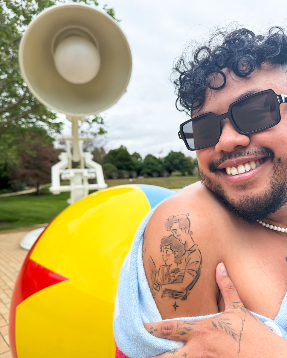 francisdominiic's tweet photo. Got my Gay little fishes on me <3 https://t.co/XbzLw0dBih