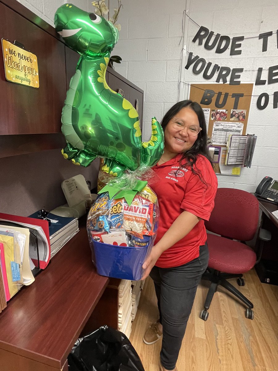 SharyHistClub's tweet photo. As part of our campus-wide clubs &amp; team recognitions of our clerical staff for Administrative Assistants’ Week, we were ecstatic to show our appreciation for Ms. Ramirez for her roar-some and dino-rrific work and dedication for our students! https://t.co/osbxEKwXWJ