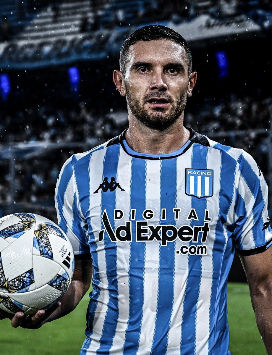 Abro hilo sobre el semestre de Adrián #MaravillaMartínez y un nivel determinante en el elenco de Costas. 

✅️ El delantero, lleva 19 (goles+asistencias) en 18 encuentros y está entre los 5 goleadores del mundo en el transcurso del 2024. 👇🏻