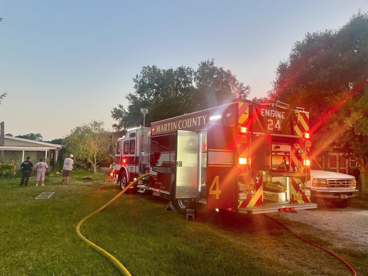 🚨#Firefighters responded to a structure #fire in the 16000 block of SW Morgan St in Indiantown just before 7 pm. 🚨 Crews found a heavily involved 2-story home with a barn and began attacking the flames, preventing them from spreading any farther.