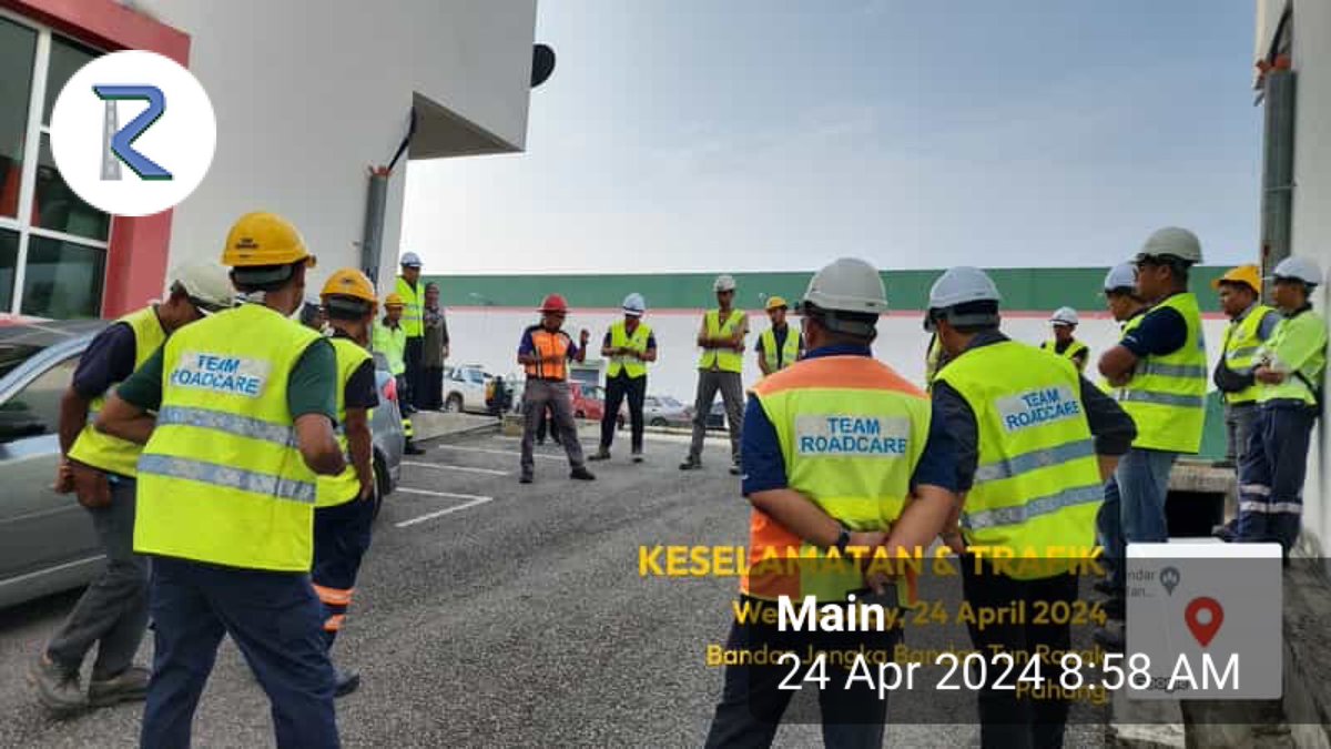 TOOLBOX BRIEFING STAFF P5 MARAN

TARIKH: 24/4/2024
MASA: 8:30AM
LOKASI: PEJABAT P5 MARAN
KEHADIRAN: 26 STAFF

#TowardsSafetyCulture
<a href="/Roadcare_Phg/">ROADCARE PAHANG</a> 
<a href="/RC_Maran/">Roadcare Maran</a>