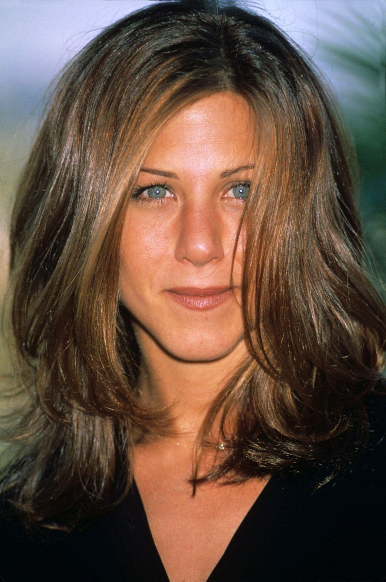 ilyjenanist's tweet photo. jennifer aniston in 1996 🤍 https://t.co/fHYodhKVem