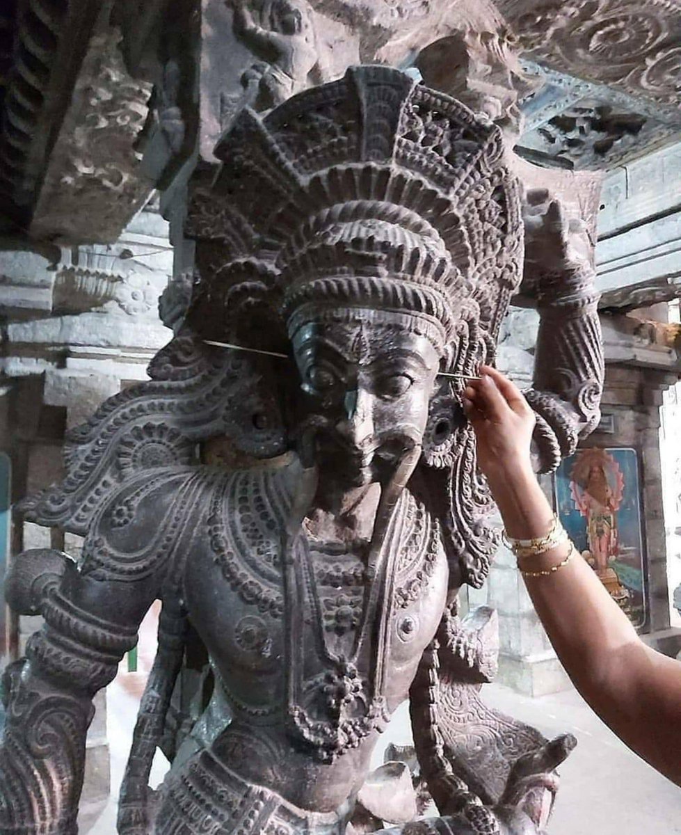 🕉 What equipment was used to drill this? A thin stick -0.5mm diameter put thro one ear, comes out of the other ear, length of 400mm+! Imagine the level of precision required to make such a thin hole in the hardest rock granite. Sri Sthanumalayam Temple,Suchindram, TamilNadu 🚩