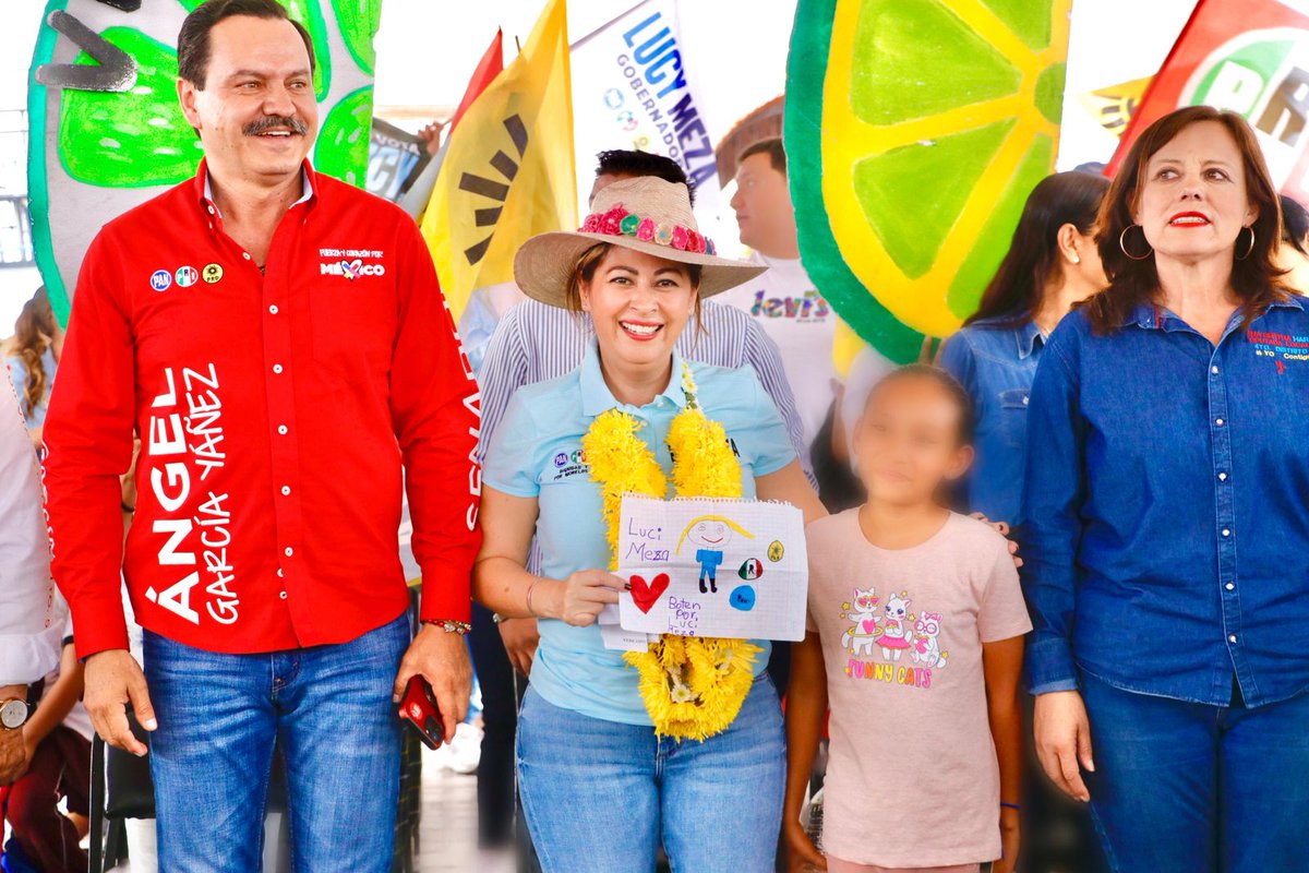 AcaEnElShow's tweet photo. NI PERDÓN NI OLVIDO A QUIENES LASTIMARON A MORELOS #LUCYMEZA

Todas las carencias que #Morelos, son a consecuencia del saqueo de 3 mil 800 millones que cometió #CuauhtemocBlanco y su pandilla  señaló Lucy Meza. https://t.co/SQwQwnkEog