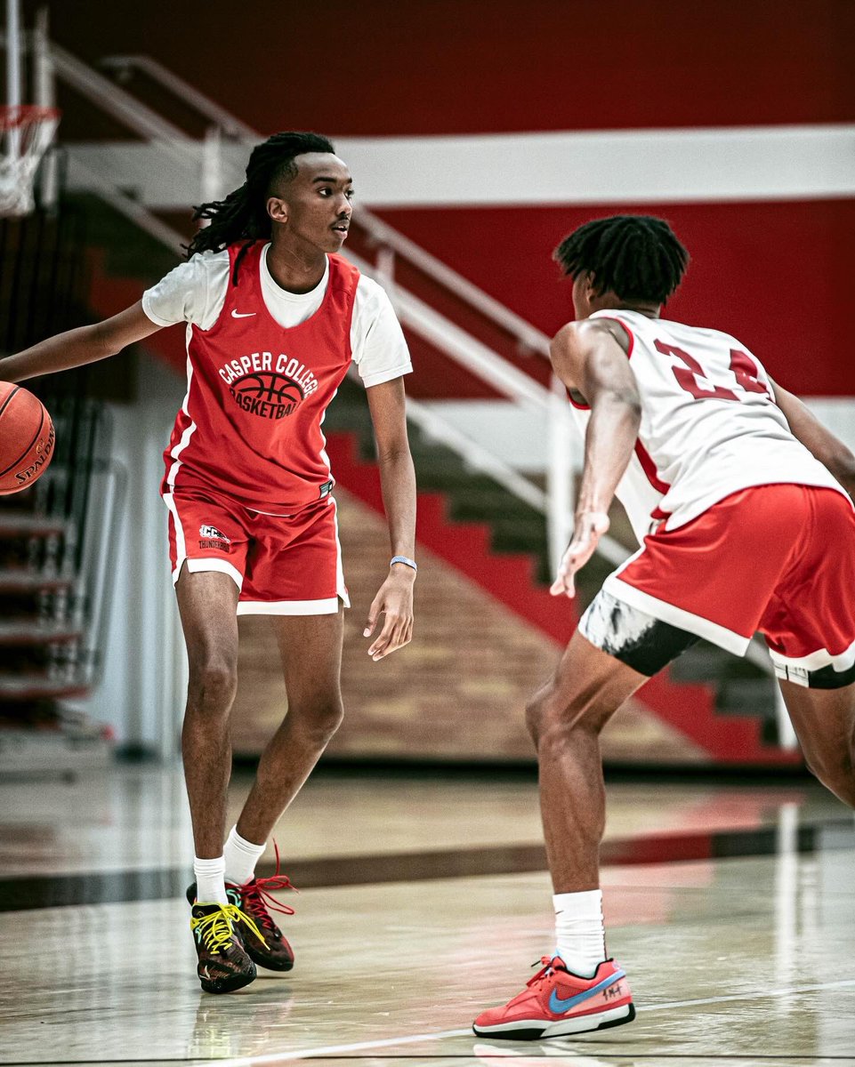 jakelieberman2's tweet photo. 6'7 CG Abdul Bashir out of Casper Junior College is being recruited the hardest by the following, i'm told:

Texas A&amp;M
Arizona State
Elon
Bowling Green
Oral Roberts
St. Bonaventure
Cleveland State
UCR

Freshman who averaged 19.4 points (45% 3PT), 4.2 rebounds &amp; 3.2 assists. https://t.co/UgFN7Yd4qQ