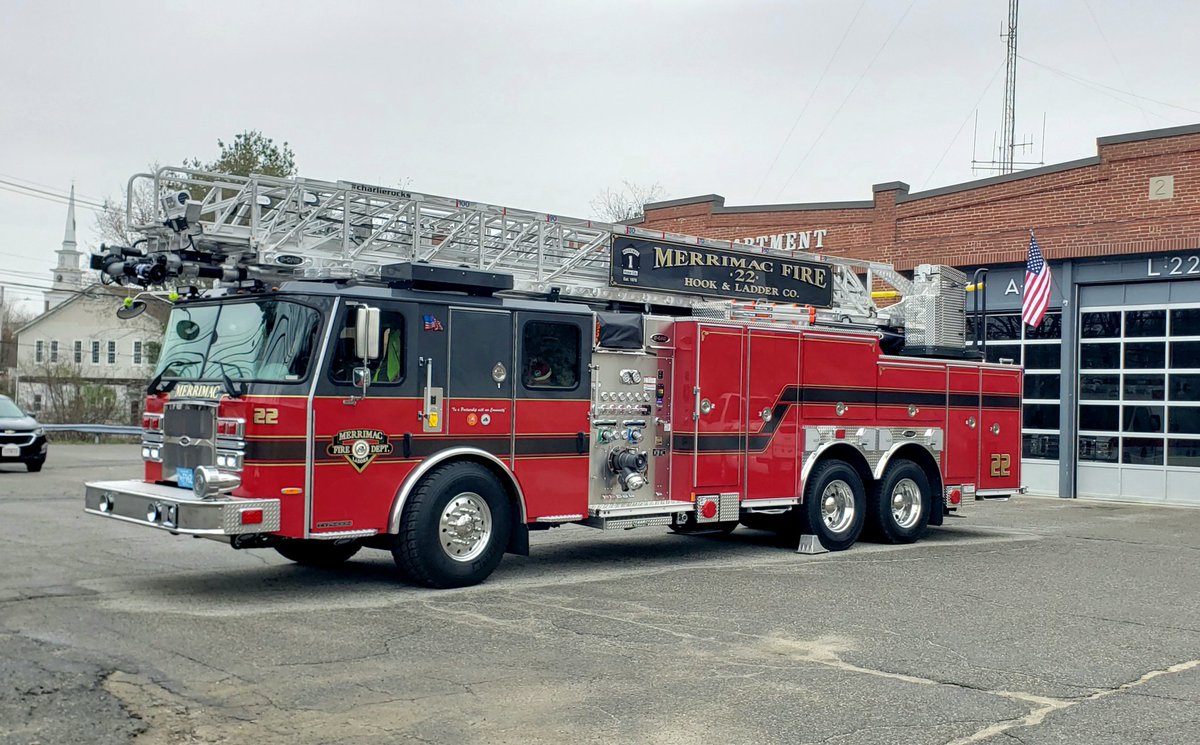 christopdesoto's tweet image. #merrimacfiredept
#E1
#REVgroup 
#FIRESTATION #firetruck 
our new ladder truck