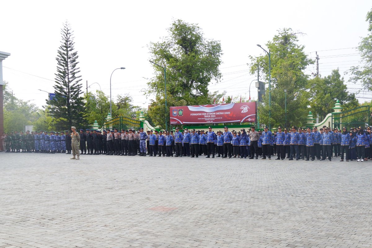 ResKulonprogo's tweet image. Upacara Peringatan Hari Otonomi Daerah XXVIII Tahun 2024 di Halaman Pemda Komplek Kantor Bupati Kulonprogo, Kamis (25/4/24).

#hariotonomidaerah #upacara #wakapolres #poldajogja #kulonprogo #jogja