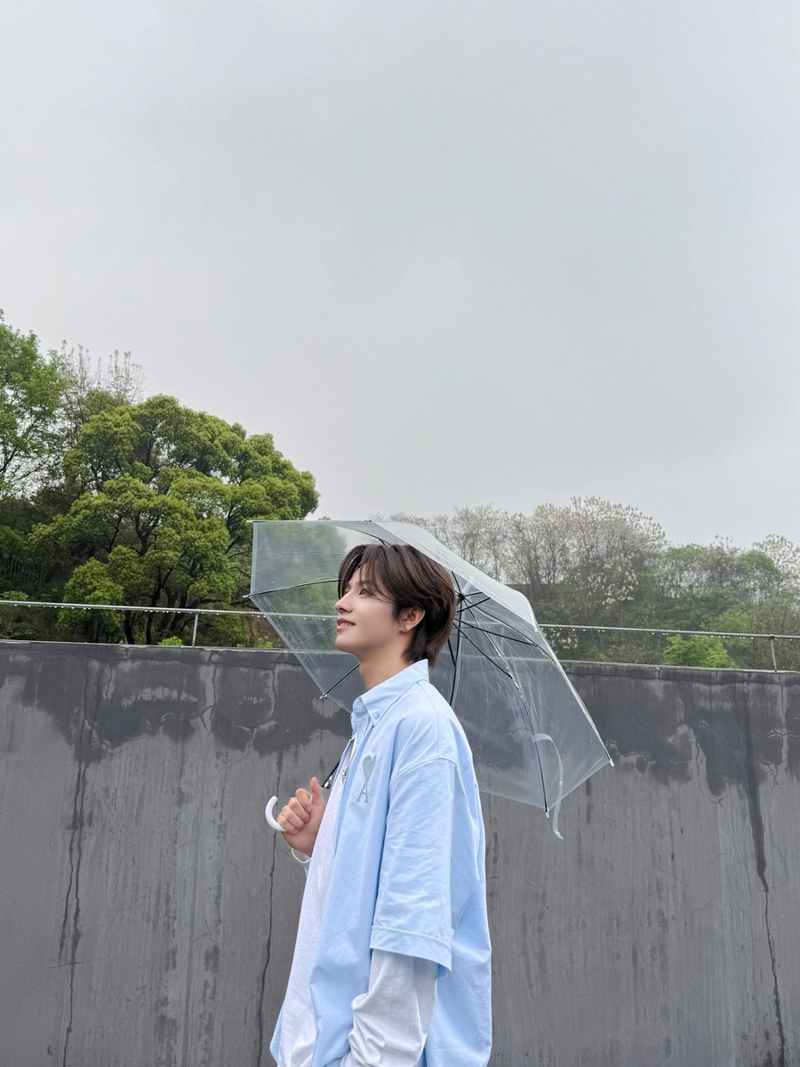 MERCURY__19's tweet photo. 🌧️🌞
#LEVEL_SelcaDay
#LEVEL https://t.co/HRy9XhN4gp
