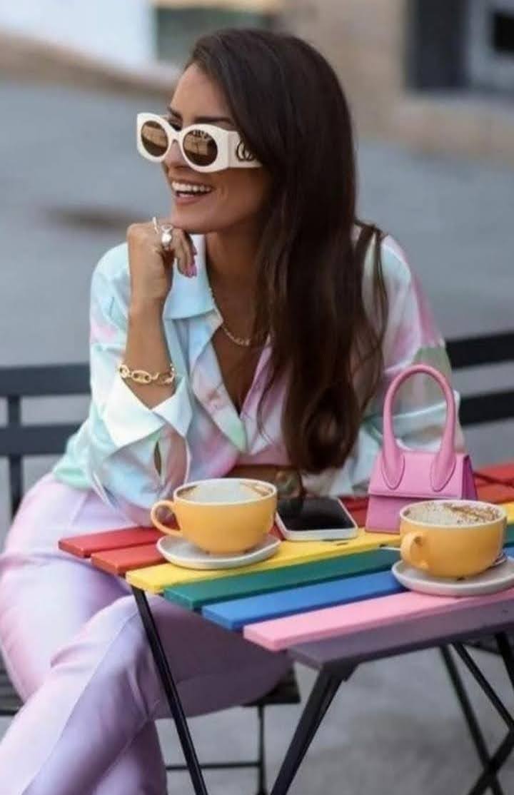 Good morning friends 🌕🤗 Have a good one day 💕 #CoffeeTime 💋🔴🌕🟢🔵🟠