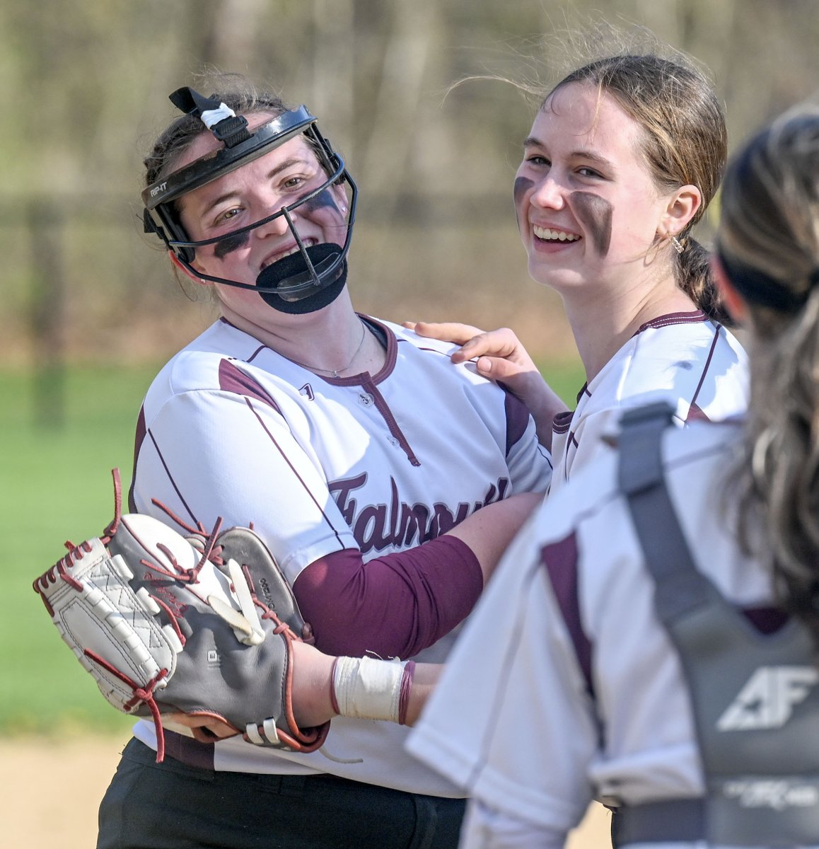 @FHSClippers defeat @Stable_Sports 20-2 in #softball @capecodtimes @sportsCCT #Falmouth #Barnstable #CapeCod photo gallery: capecodtimes.com/picture-galler…