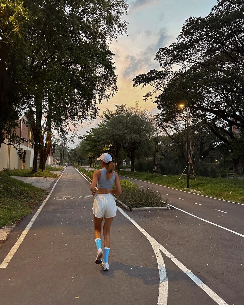 Jeremy66929637's tweet image. I'm tired from work Running is more tiring. But I'm happy🥰🚴🤾‍♀️🧘‍♂️ #Running #runforyourself  #DonaldTrump