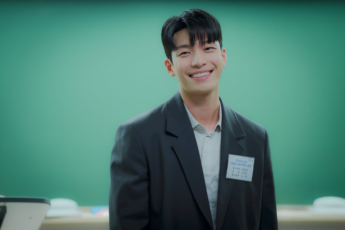 ／
『#卒業』
日本初✨本国同時・独占見放題✨配信決定🎉
＼

#チョン・リョウォン
#ウィ・ハジュン 主演💐

👩‍🏫ベテラン女性講師✖元教え子👨‍🎓

大人になった教え子とのロマンスを描く
期待のメロドラマ☺️💕

詳細🔽
unext.co.jp/ja/press-room/…

#졸업 #정려원 #위하준
#韓流見るならUNEXT #UNEXT #韓ドラ