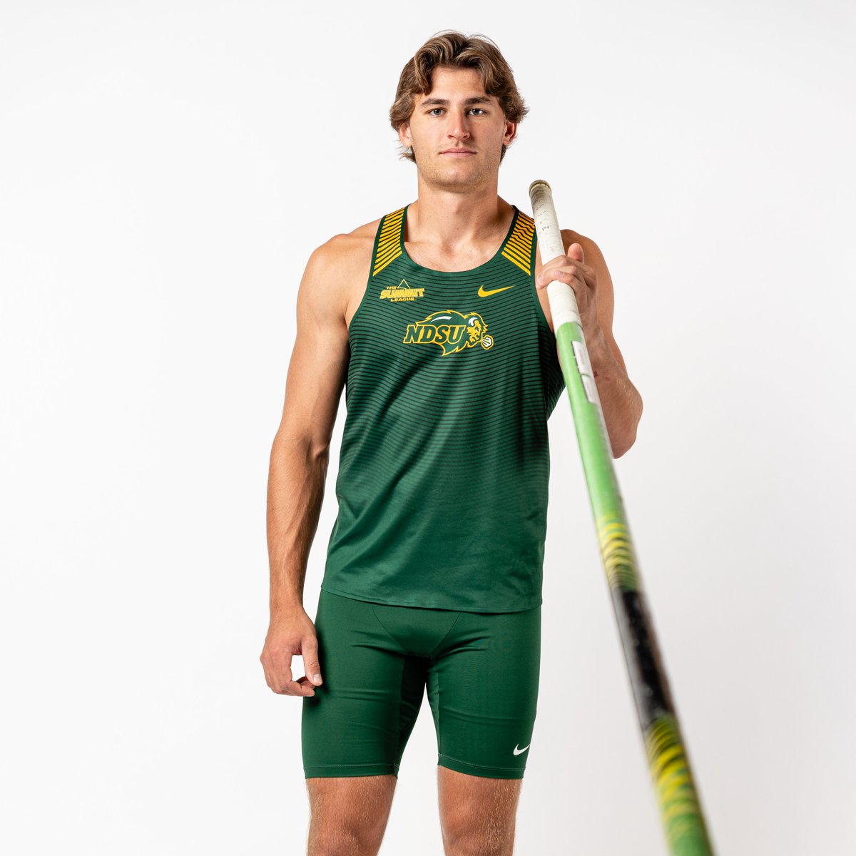 Jacob Van Dusseldorp cleared 16-03.50 (4.97m) to win the pole vault at Minnesota.