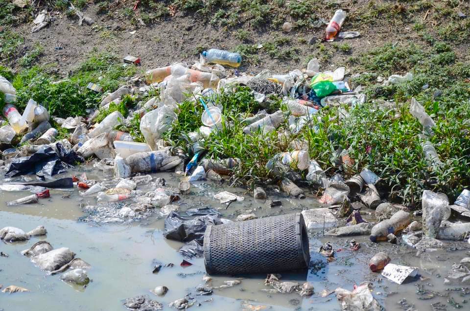 Por tu seguridad, sigue la limpieza de drenes. 🦠 🗑 Recuerda que tirar basura a los drenes puede crear focos de infección; mantener la ciudad limpia es responsabilidad de todos. 🫡