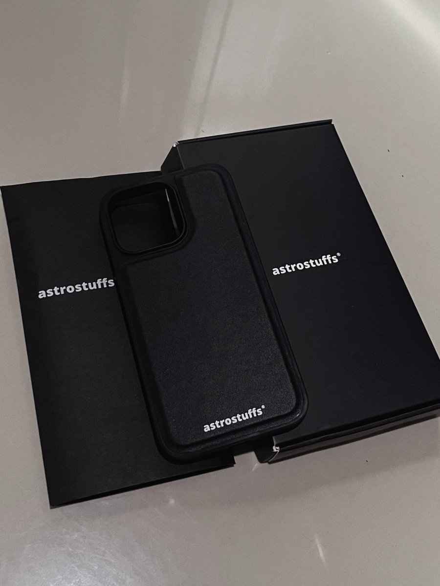 ‼️ FOR SALE ‼️
ASTROSTUFFS IPHONE 15 PRO MAX LEATHER CASE 
 
‼️NEW‼️

BELINYA 4XX XXX SOALNYA PAKE JASTIP INI JUAL HARGA ASLI WEBSITE NYA
890THB/385.000 (KURS PAS BELI).

MINAT DM KE IG : PRELOVEDNYA.AII 
JANGAN TANYA ALESAN JUAL APA 🙏🏼