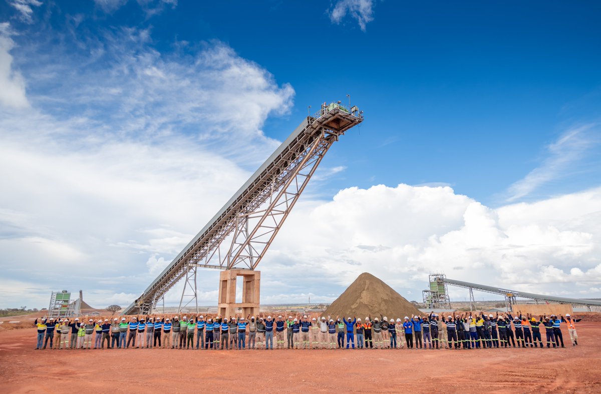 Milestone Achieved! ✅ The Kamoa construction team, alongside our dedicated contractors, celebrate the first ore feed to the Phase 3 HPGR stockpile. #copper