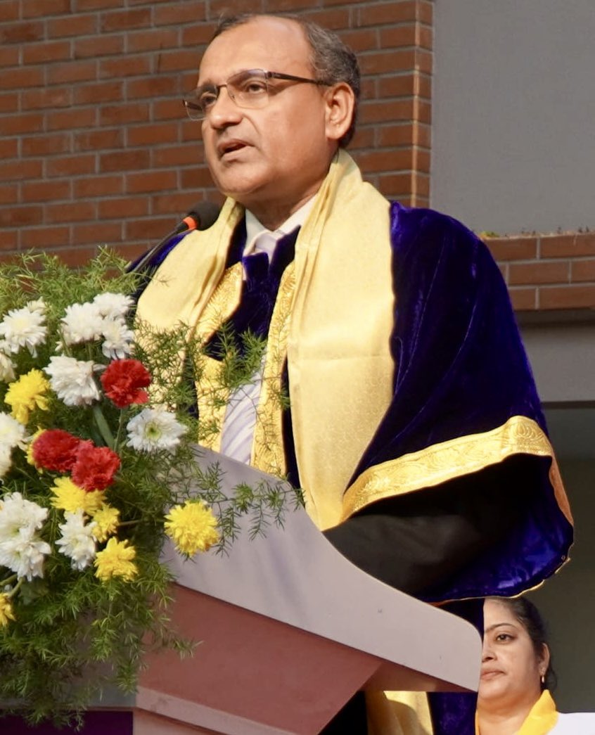 Thank Thiru AVM Shanmugam @avmks and Avichi College of Arts and Science for honouring me with the title of Professor Emeritus Delighted to address students, faculty and parents on 2nd Graduation Day Avichi College has been the dream and passion of Thiru AVM Shanmugam 🎉🎉