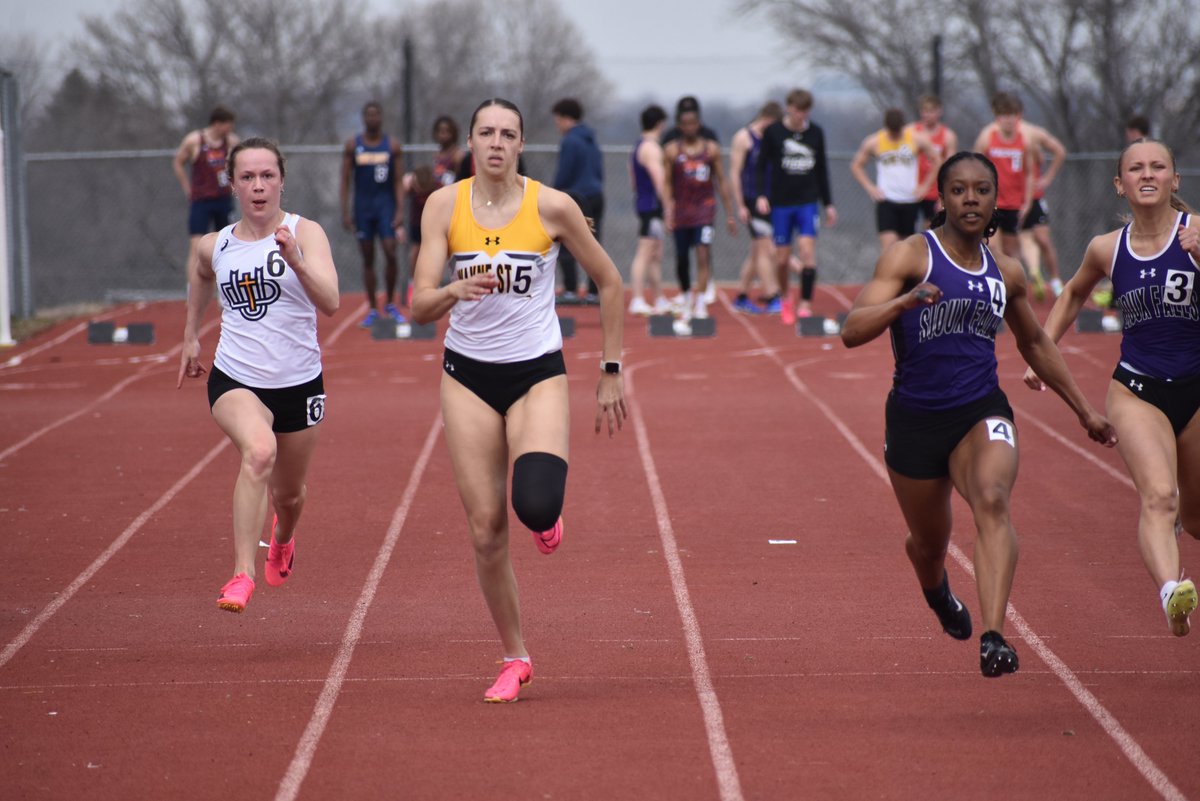 Couch captures 100-meter dash for @WSCXCTF women at Mount Marty Twilight. #PlayforthePaw wscwildcats.com/news/2024/4/24…